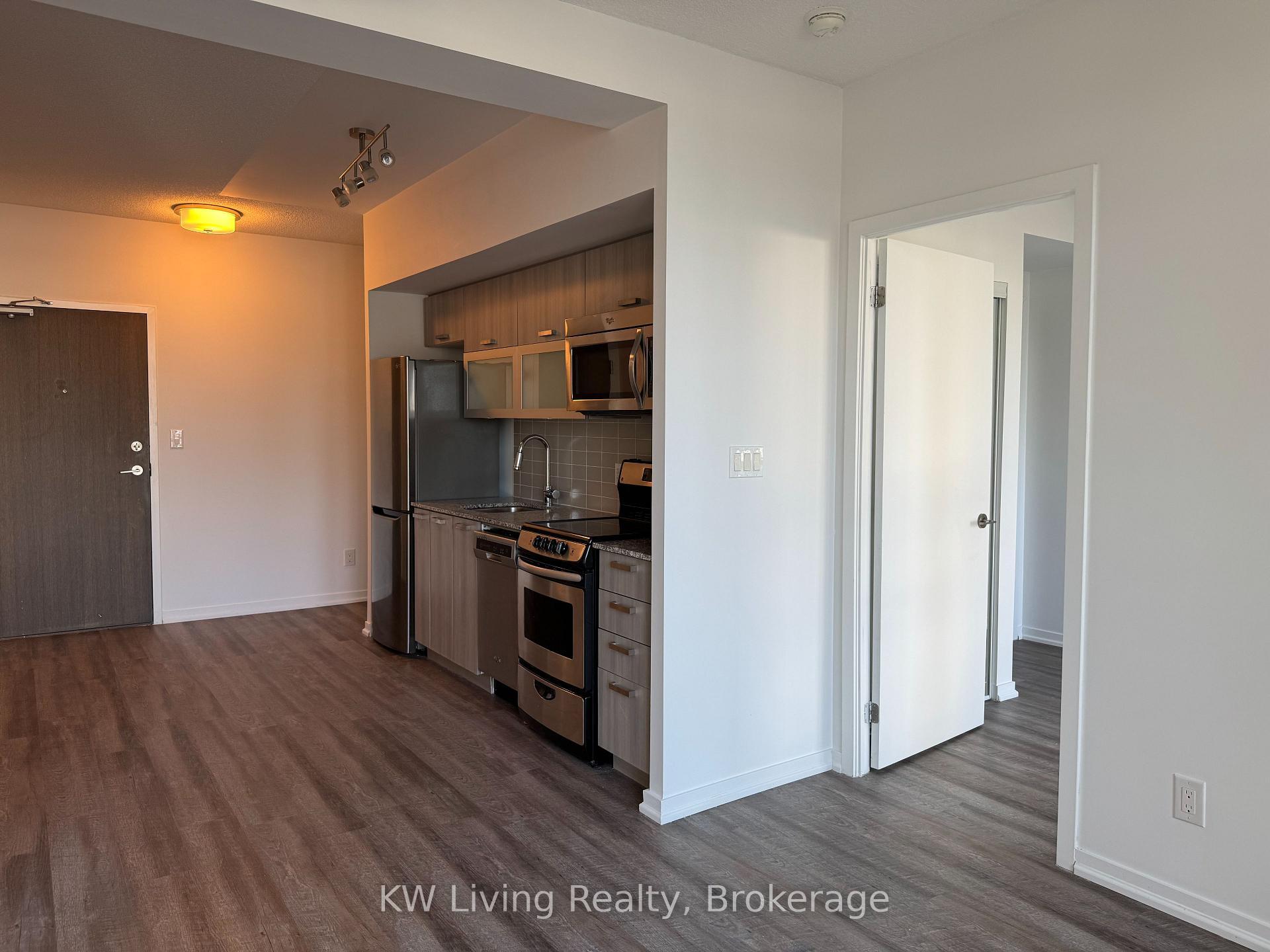 Property Photo:  68 Abell Street 1106  ON M6J 0B1 