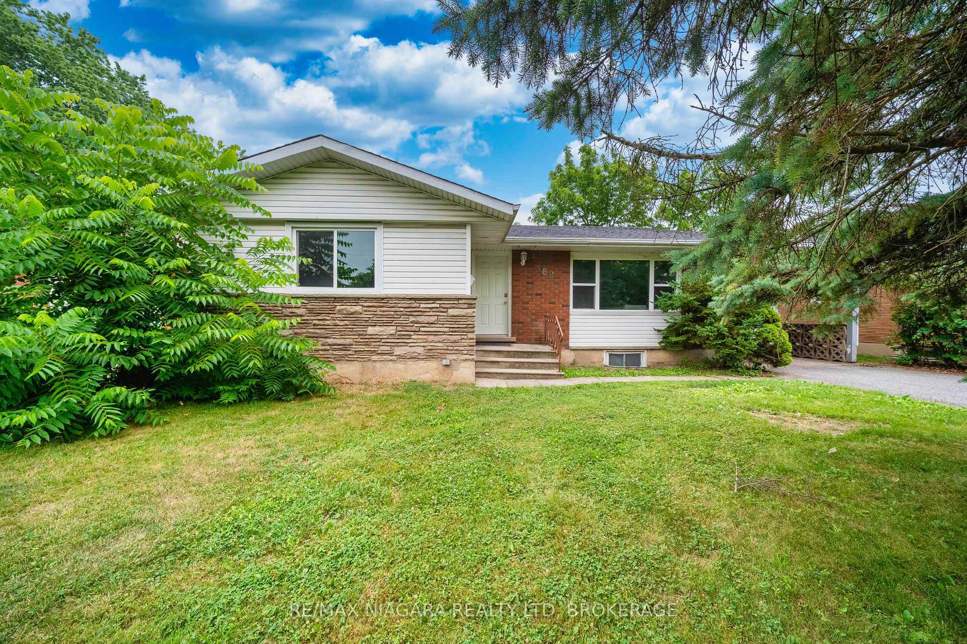 Property Photo: 369 Glenridge Avenue ON L2T 3K8