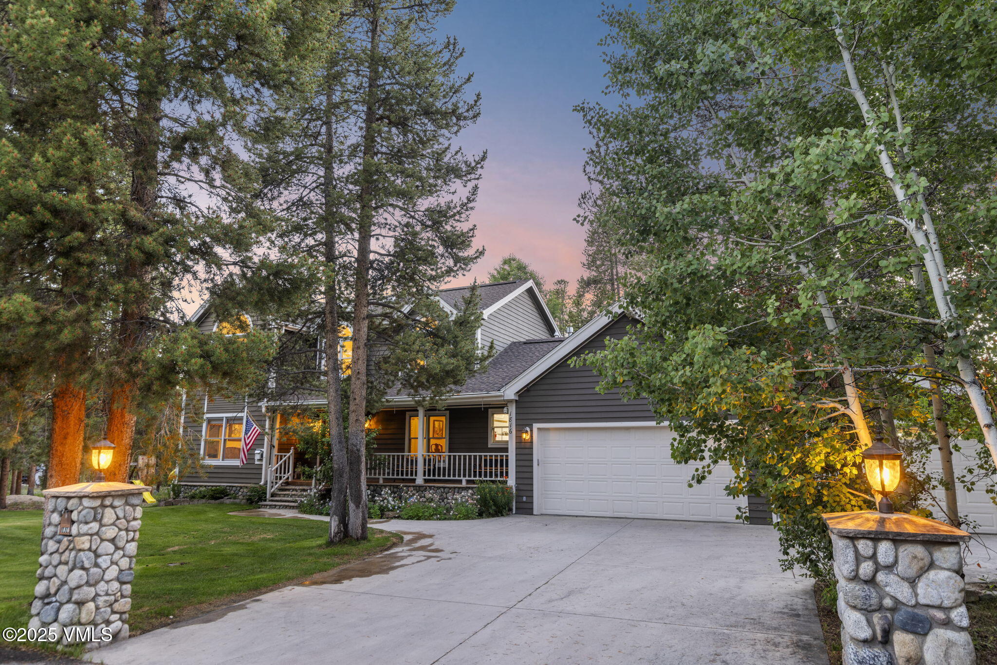 Property Photo:  1816 W Gold Drive  CO 80461 
