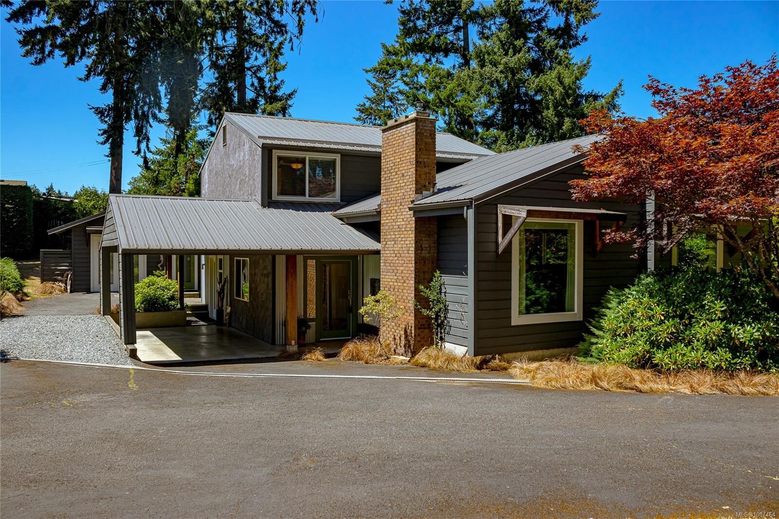 Photo de la propriété:  6496 Wicks Rd  BC V9L 5V3 