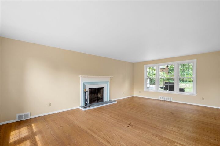Property Photo: 1413 Terrace Drive PA 15228