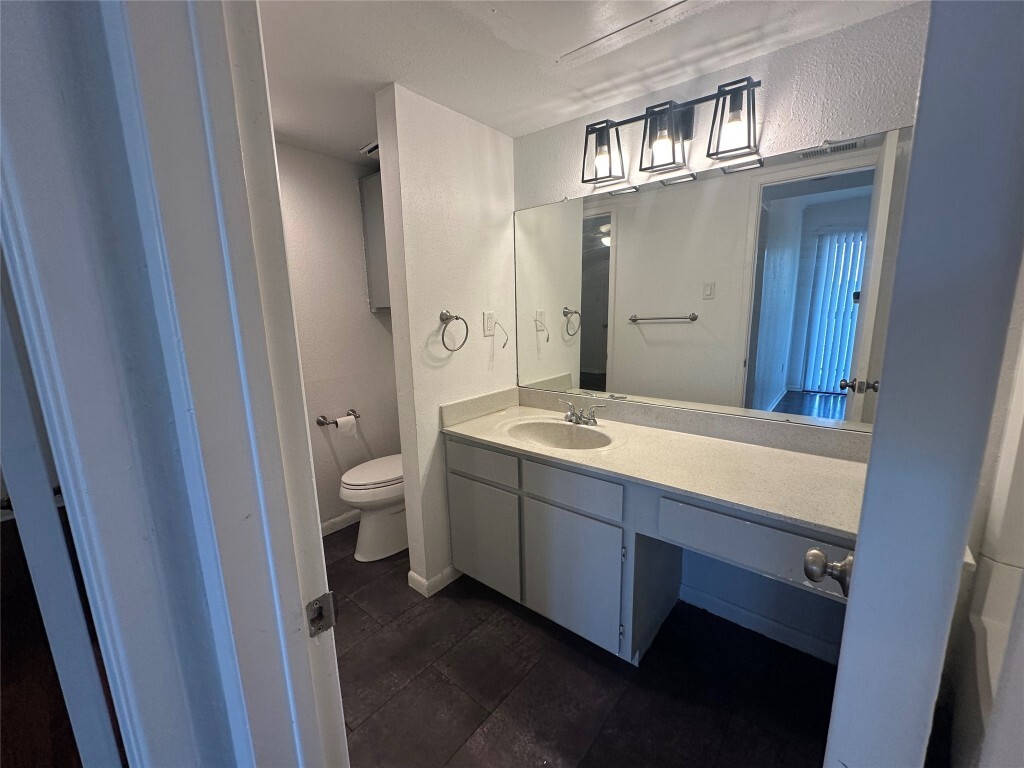 Property Photo: 4500 Oltorf St Street E 105 TX 78741