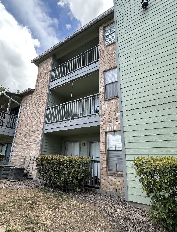 Property Photo:  4500 E Oltorf St Street 105  TX 78741 