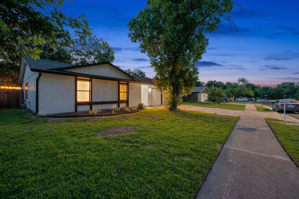 Property Photo:  7808 Woodcroft Drive  TX 78749 