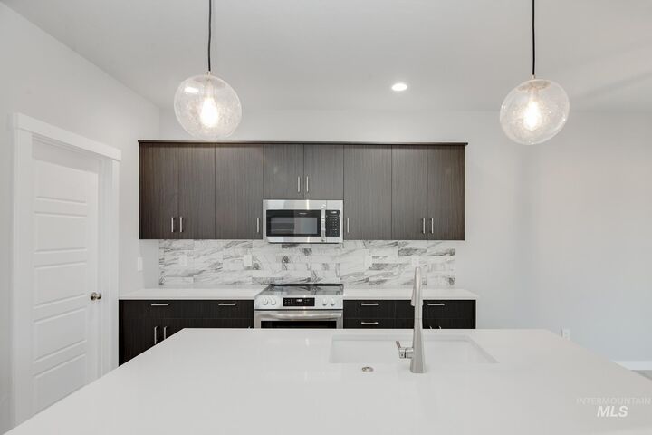 Property Photo: 1129 W Bass River Dr ID 83642
