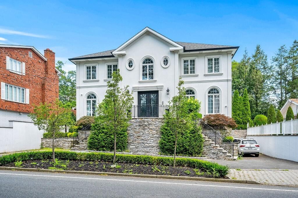 Property Photo: 373 Ocean Terrace NY 10301