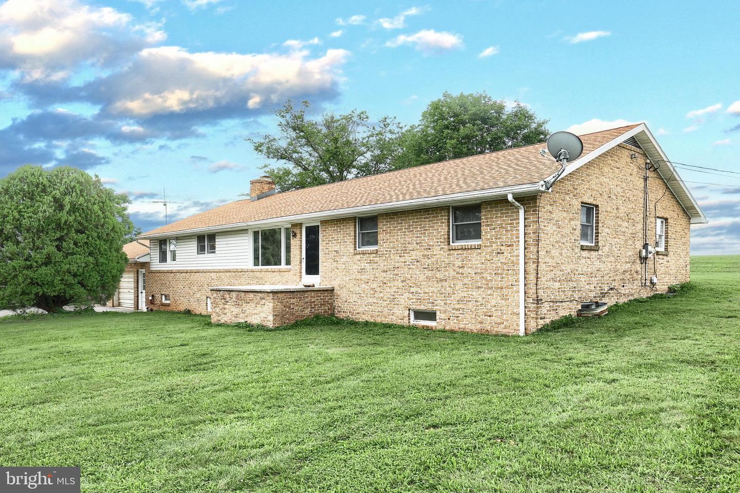 2779 Centennial Road  Hanover PA 17331 photo