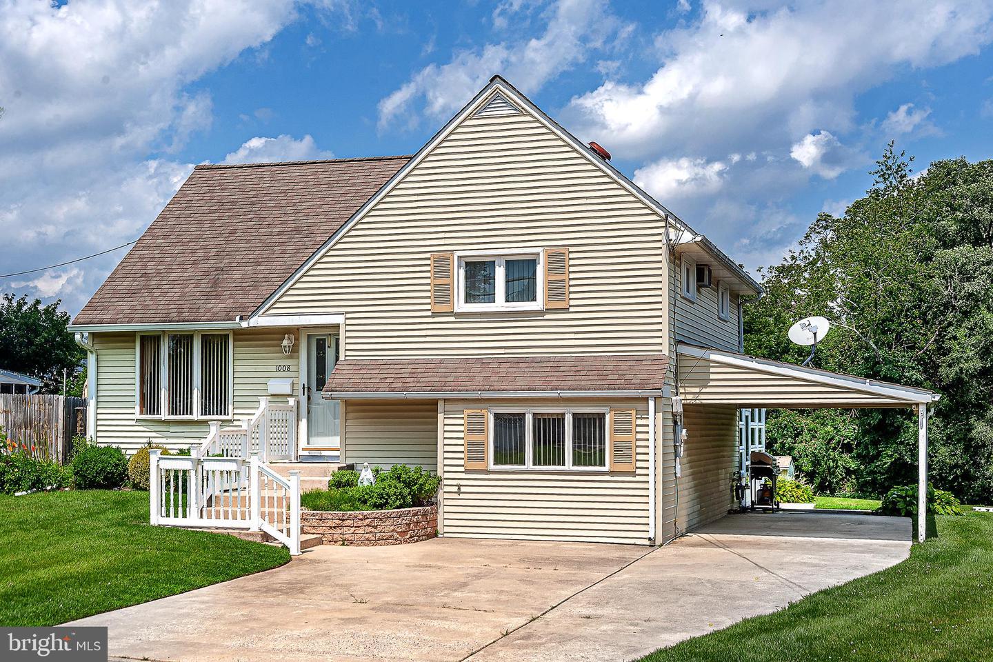 Property Photo: 1008 San Jose Drive NJ 08029