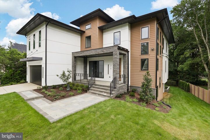 Property Photo:  310 Johnson Street SW  VA 22180 