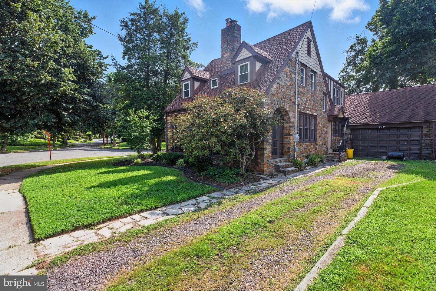Property Photo:  29 Morningside Drive  NJ 08618 