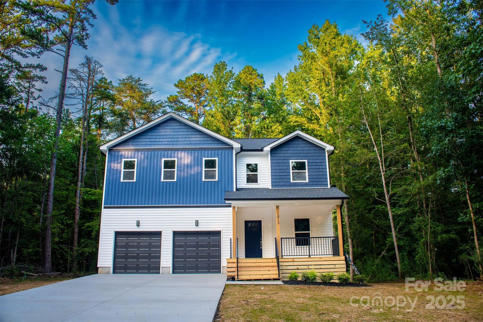 Property Photo: 13715 Circle Drive NC 28262