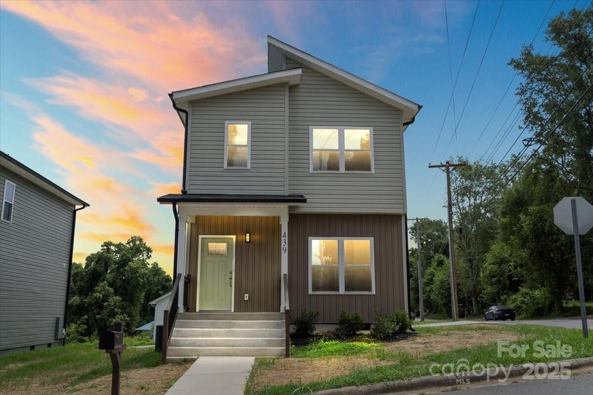 Property Photo: 439 W Norment Avenue NC 28052