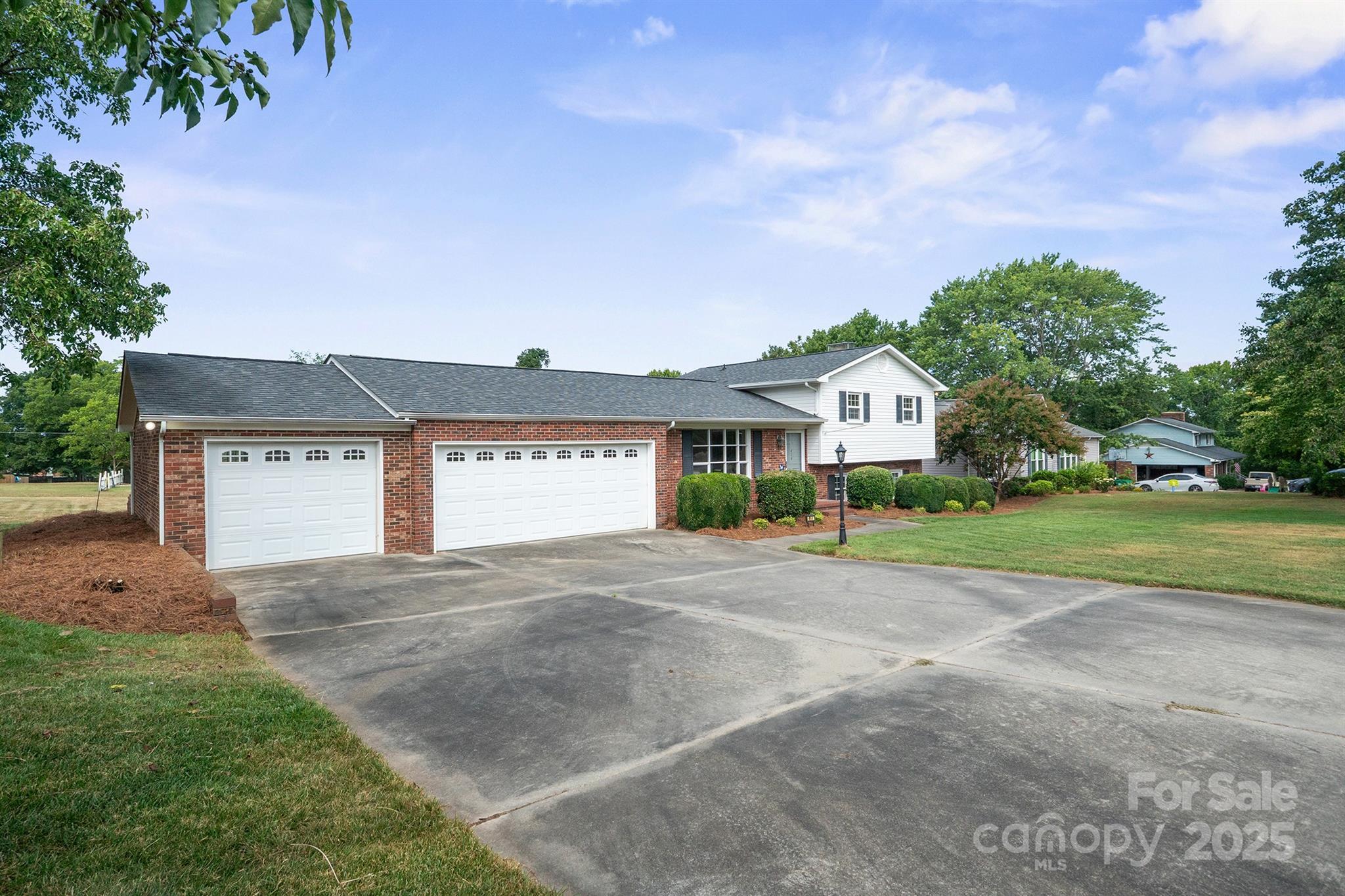 Property Photo: 414 E 2nd Street NC 28146
