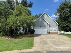 Property Photo: 6300 Hawkwood Lane NC 28277