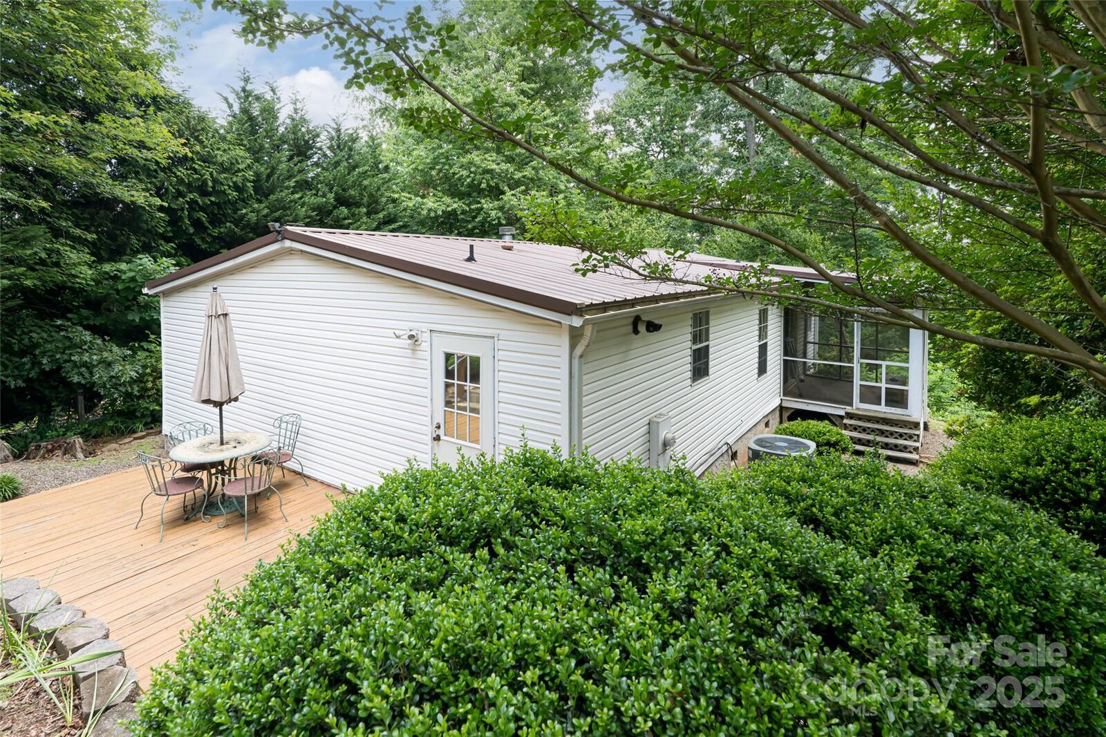 Property Photo: 129 Oak Trails Pass NC 28748