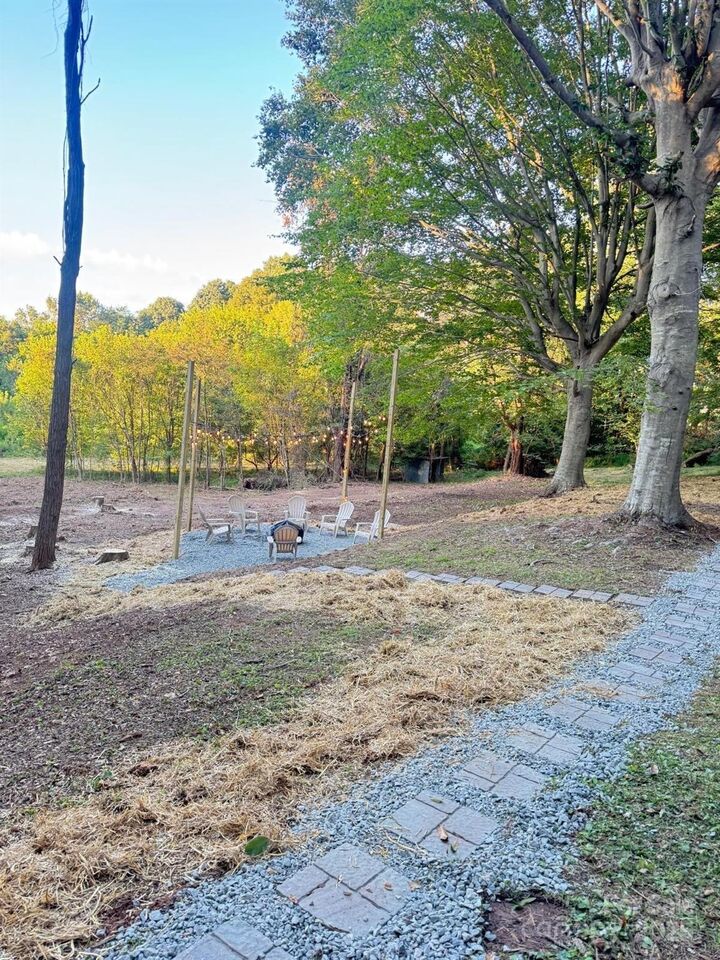 Property Photo: 334 Country Lane NC 27028