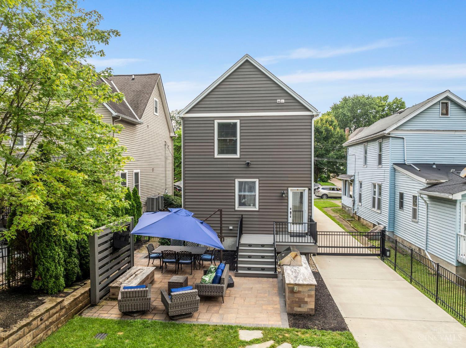 Property Photo: 3728 Drakewood Drive OH 45209