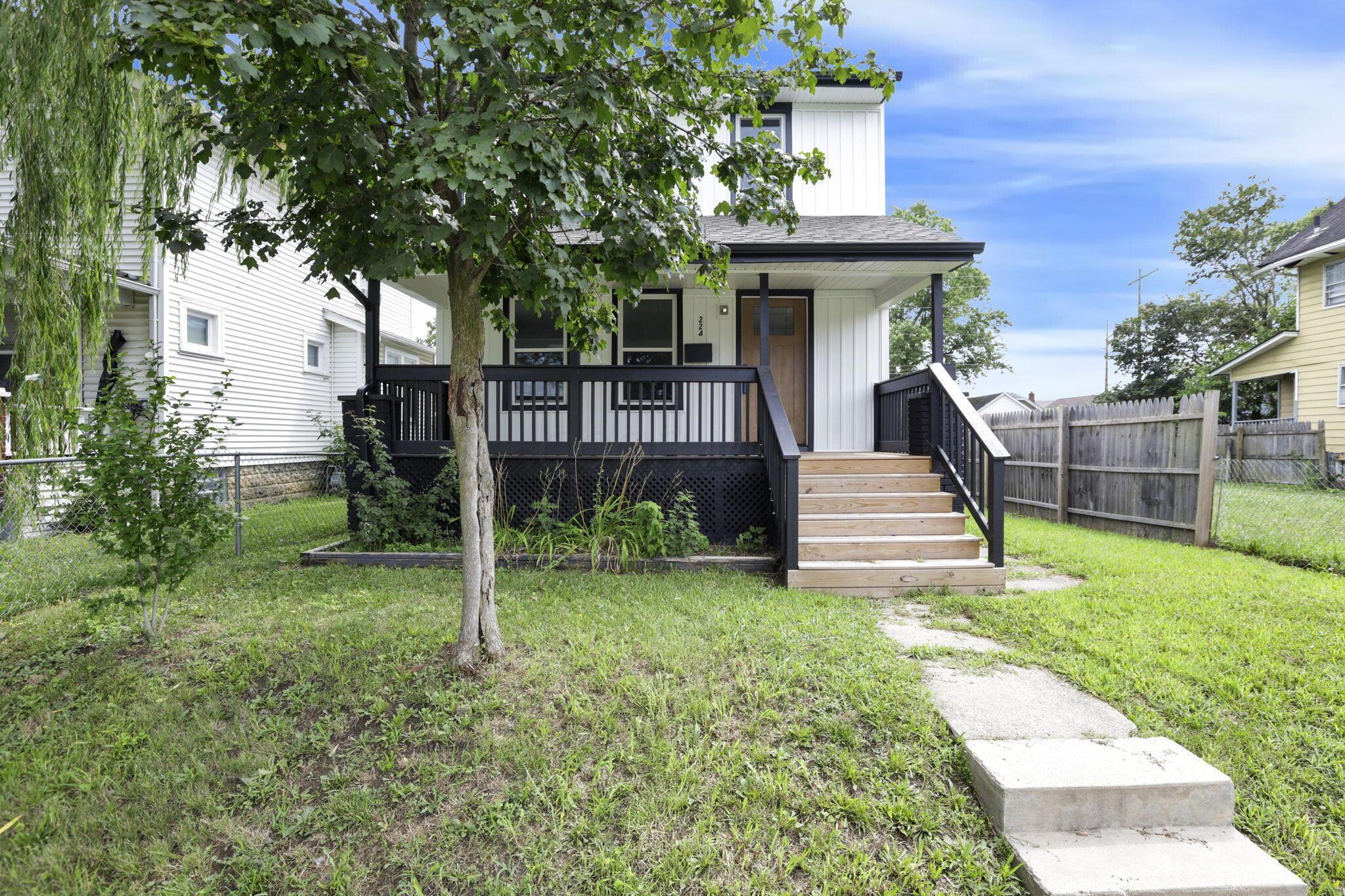 Property Photo: 224 N Oakley Avenue OH 43204