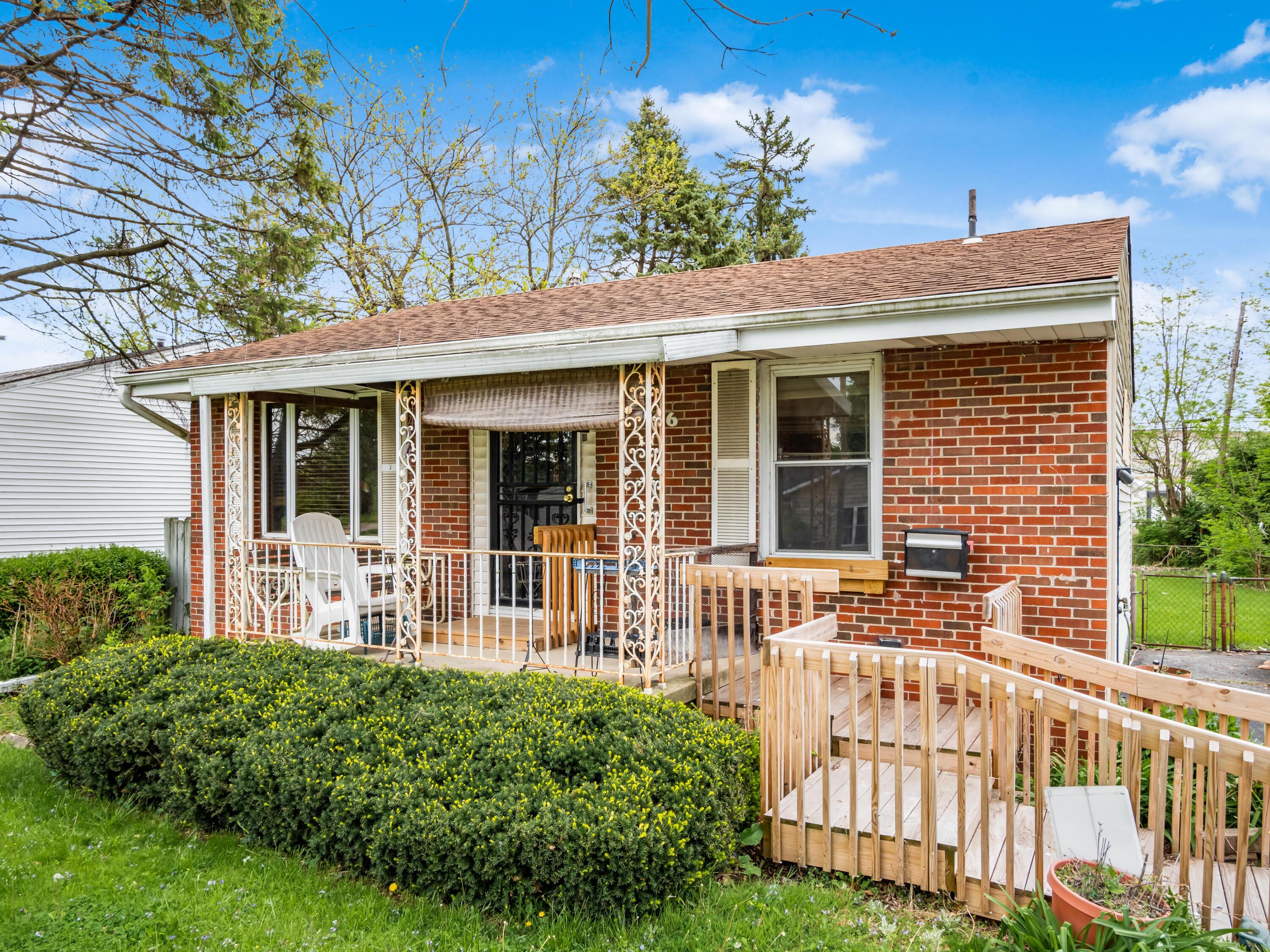 Property Photo: 3046 Weirton Drive OH 43207