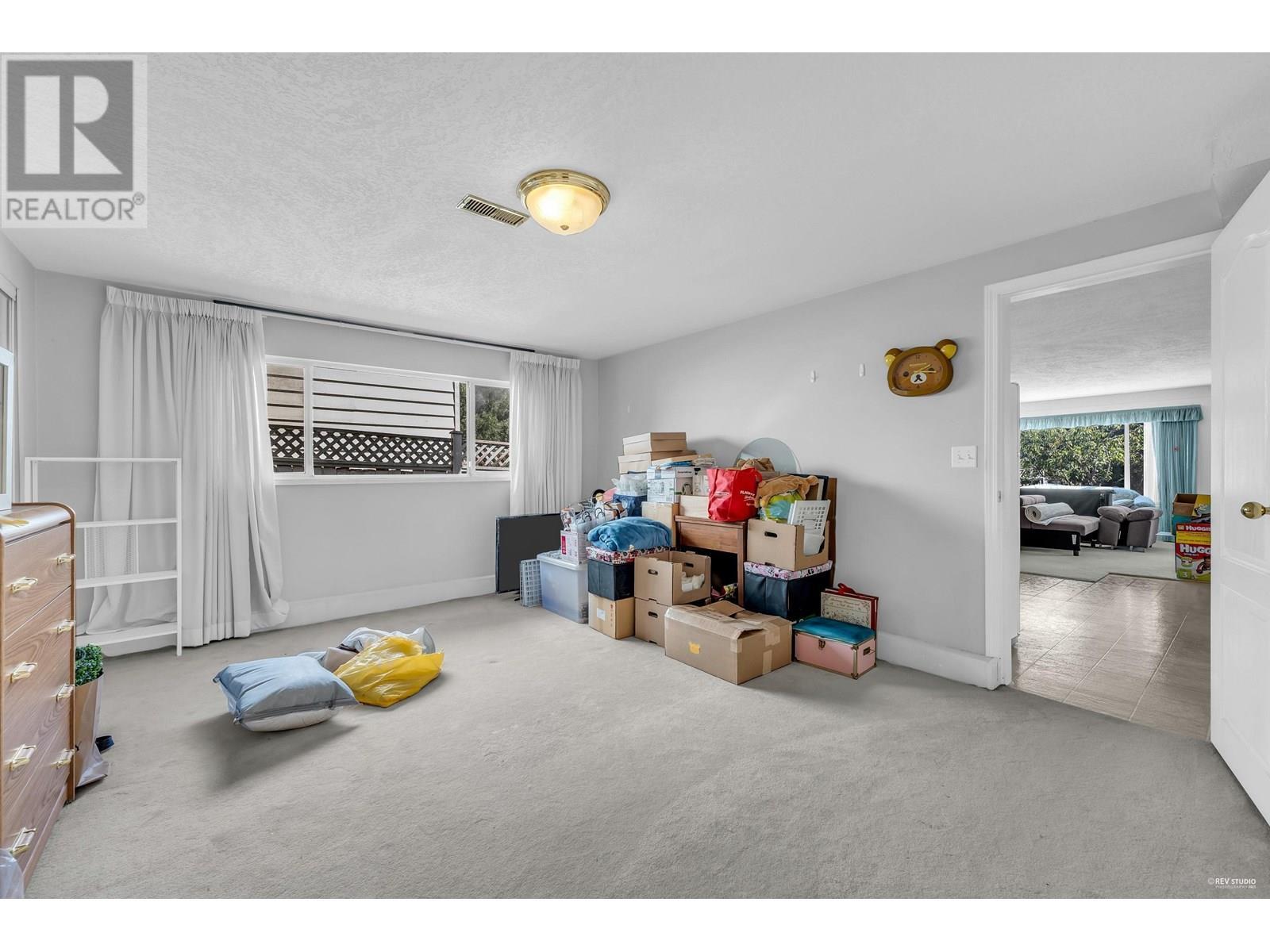Property Photo:  10560 Granville Avenue  BC V6Y 1R4 