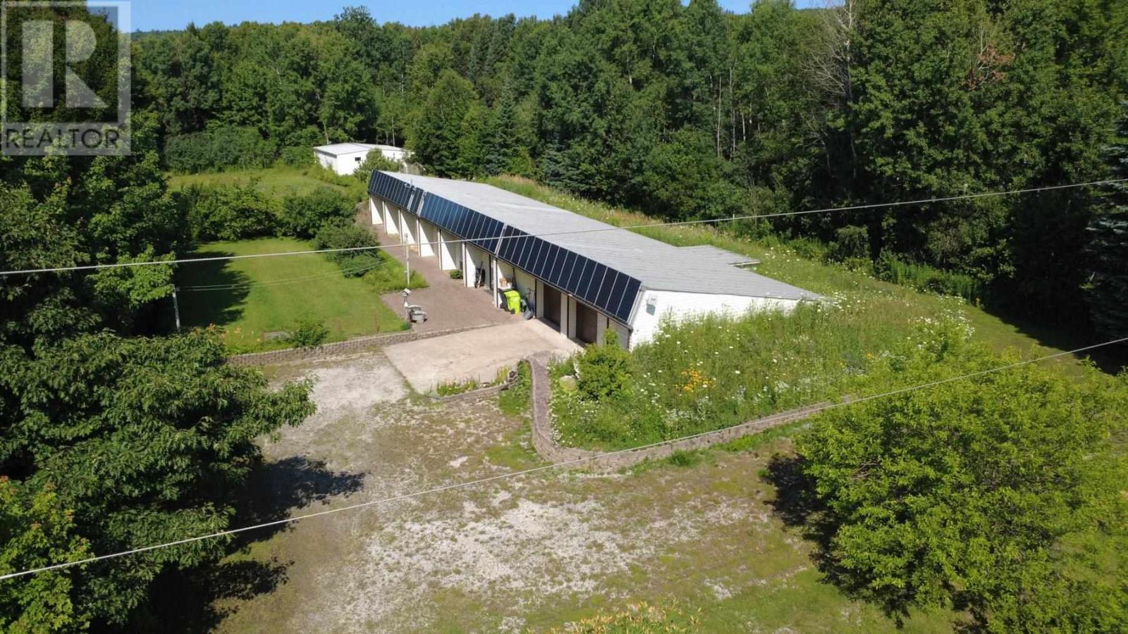 Photo de la propriété: 1187 Town Line Rd ON P6A 6K4