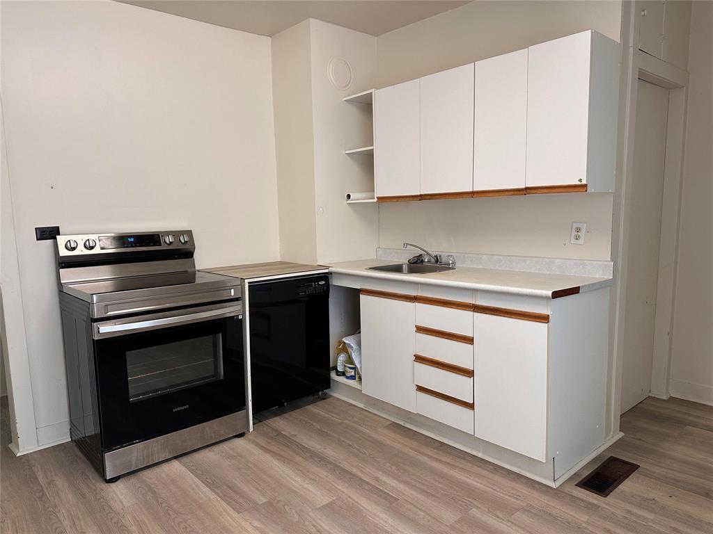 Property Photo: 23 South Railway Street MB R0J 2C0