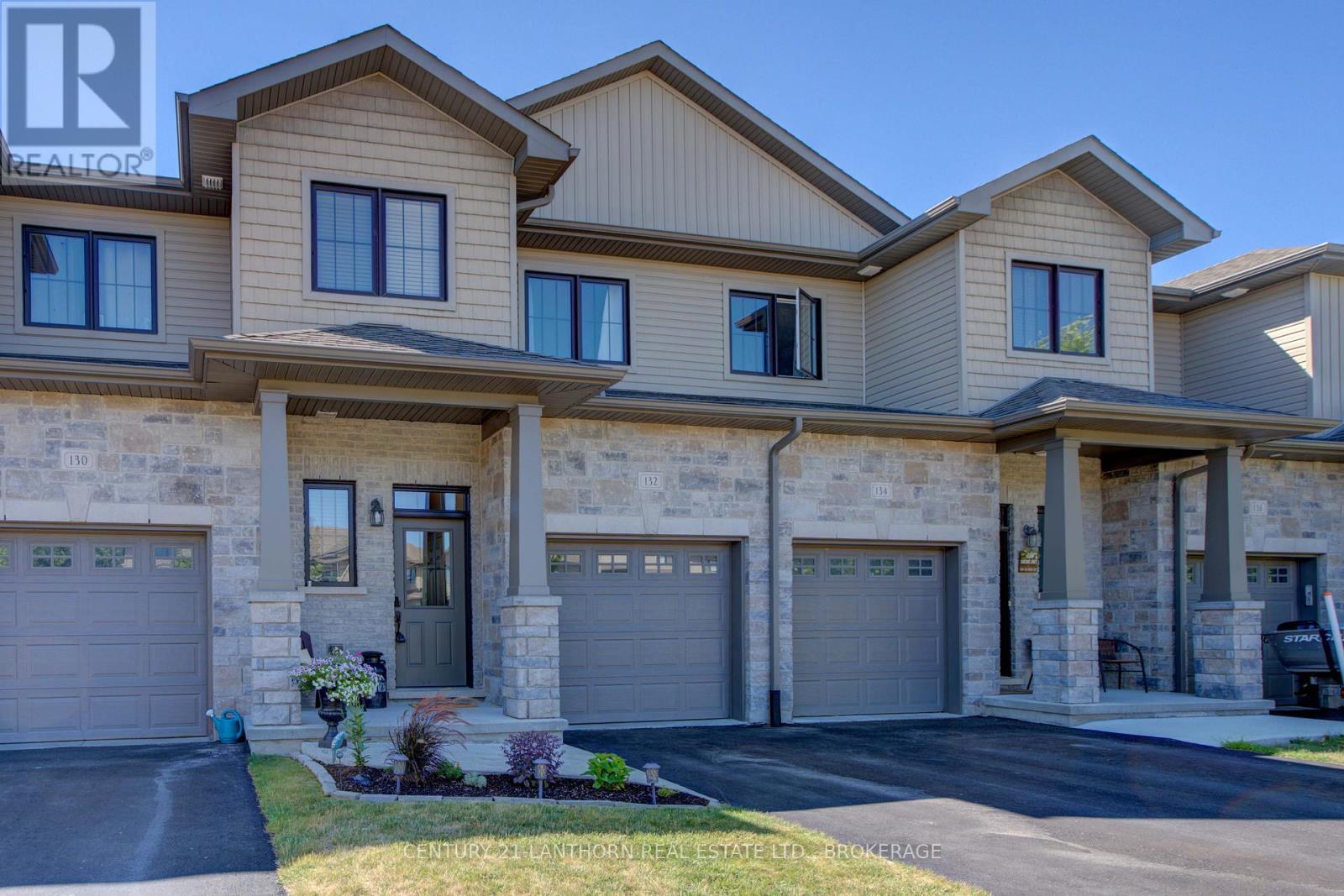 Property Photo: 132 Simurda Court ON K7N 0A8