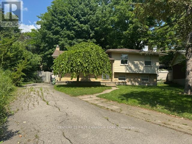 Property Photo: 436 Rippleton Court ON N6G 1L3
