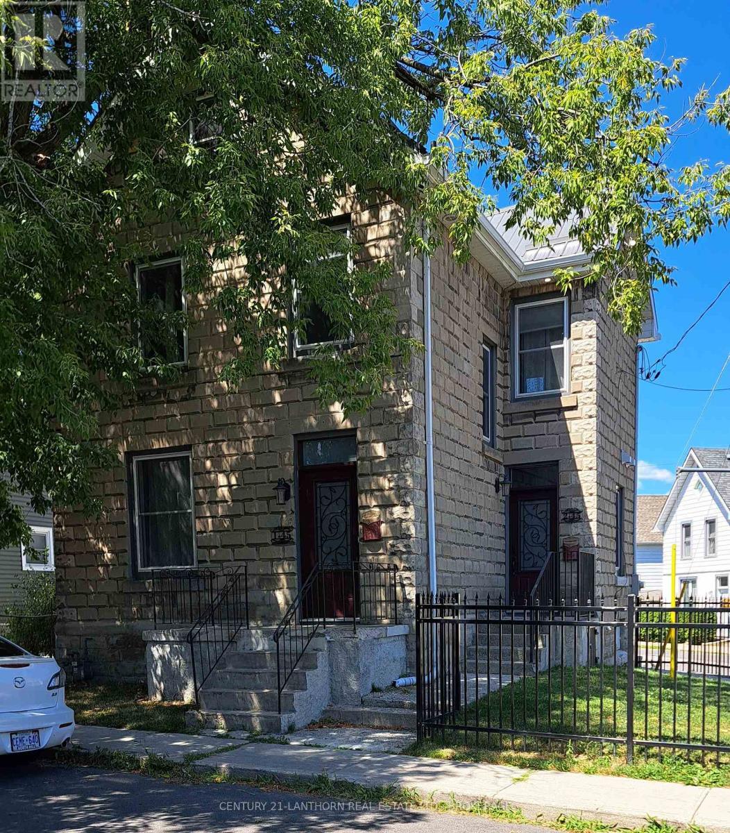 Photo de la propriété:  45 Chestnut Street  ON K7K 3X4 