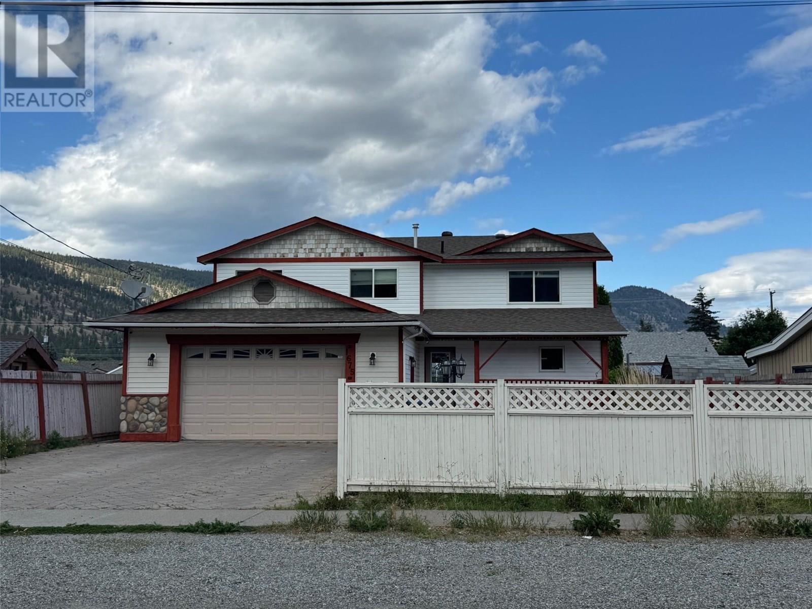 Photo de la propriété: 1675 Canford Avenue BC V1K 1R6