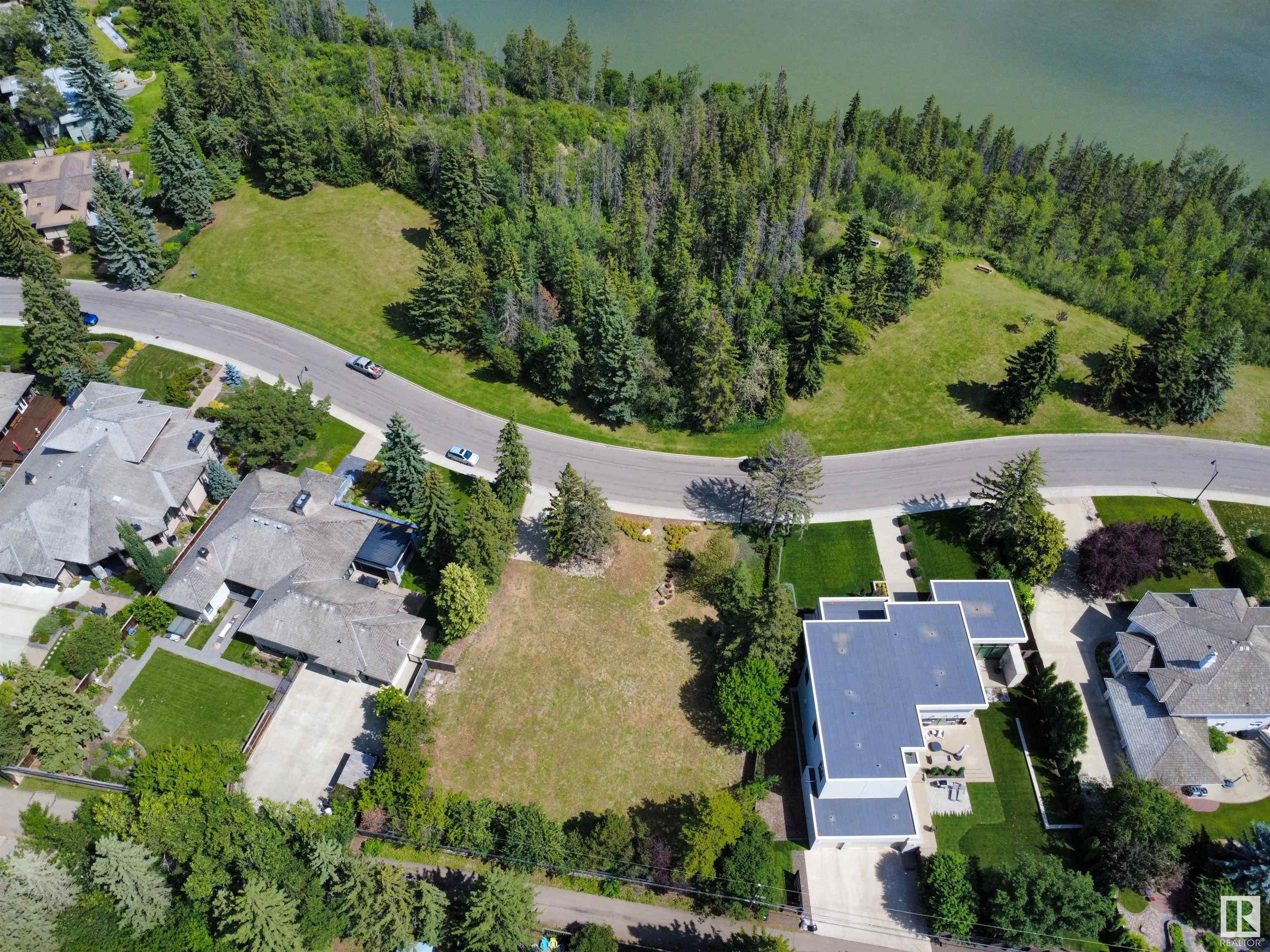 Property Photo:  9716 Riverside Drive NW  AB T5N 3M6 