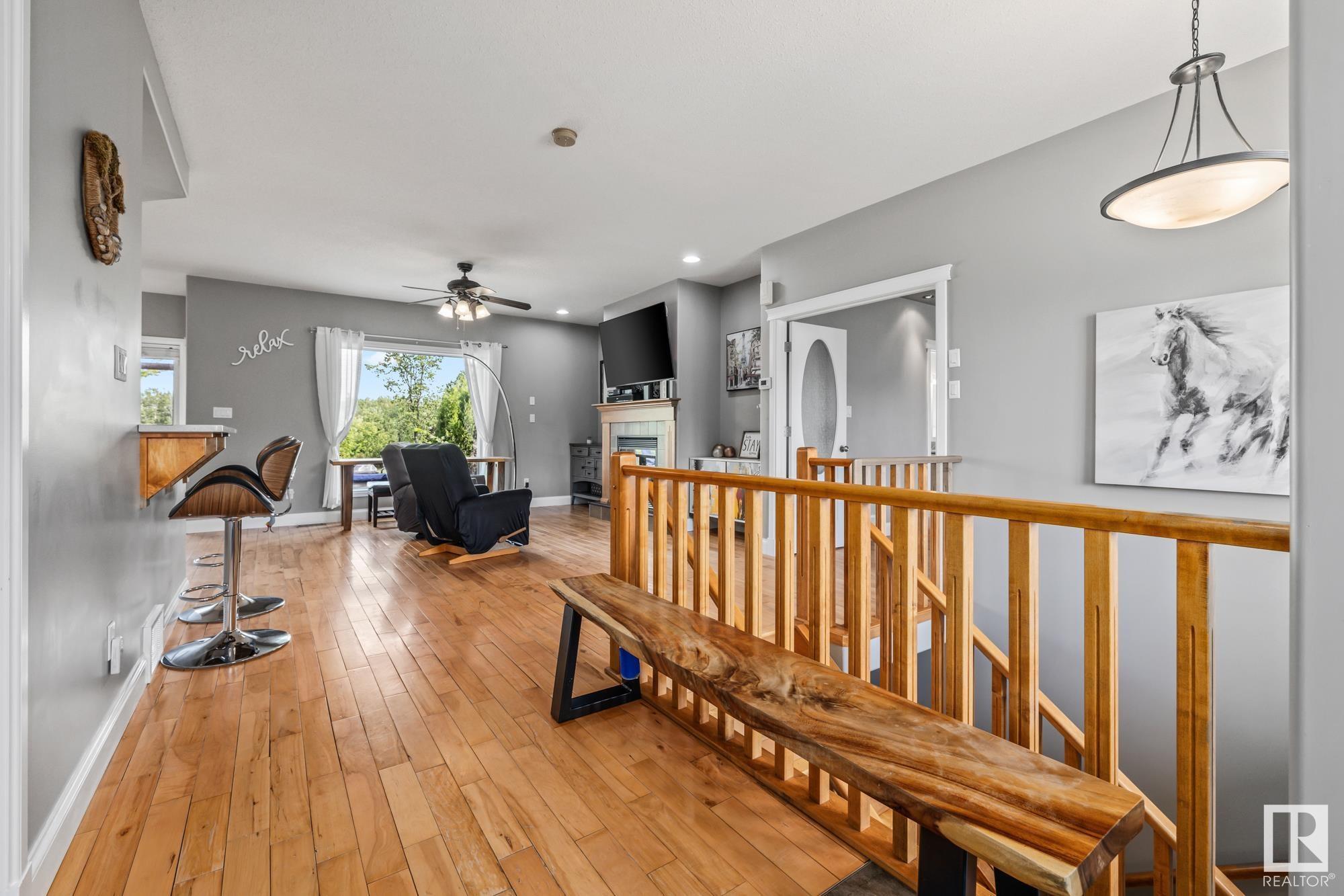 Photo de la propriété:  53017 Rge Road 223 38  AB T8E 2M3 