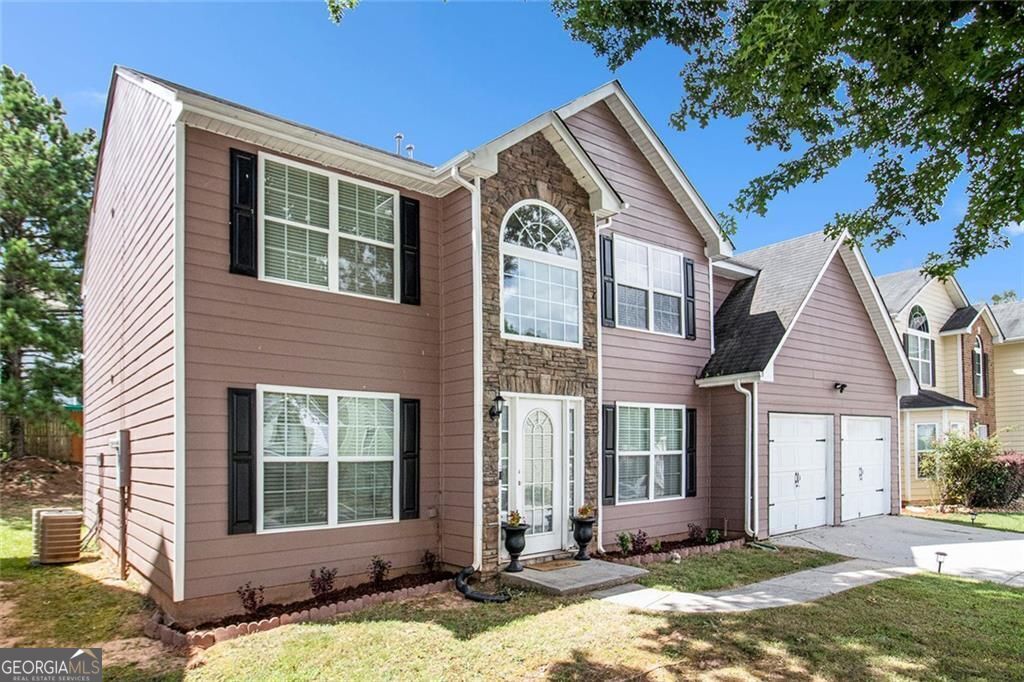 Property Photo: 511 Princeton Drive Drive GA 30268