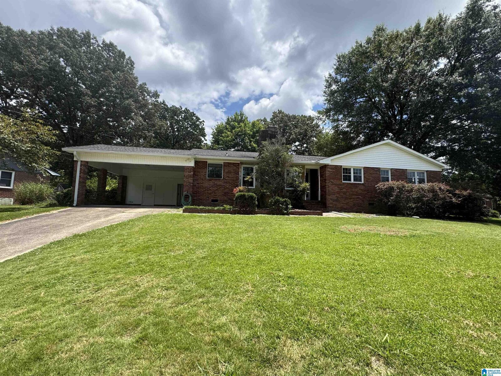 Property Photo:  1401 Cloverdale Road  AL 36207 
