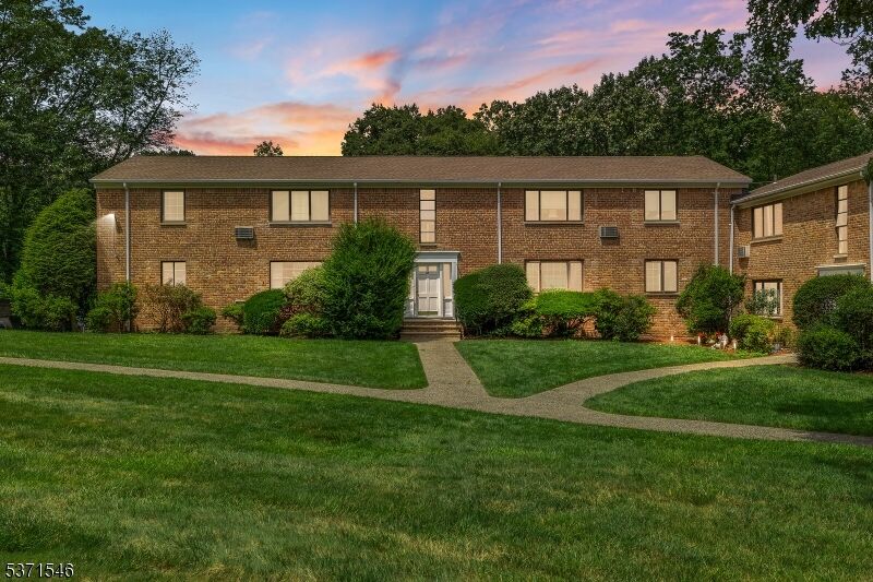 Property Photo:  88 Troy Dr 88D  NJ 07081 