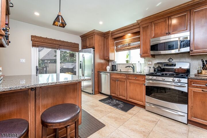 Property Photo: 245 Crabtree Ct Ondo NJ 07920