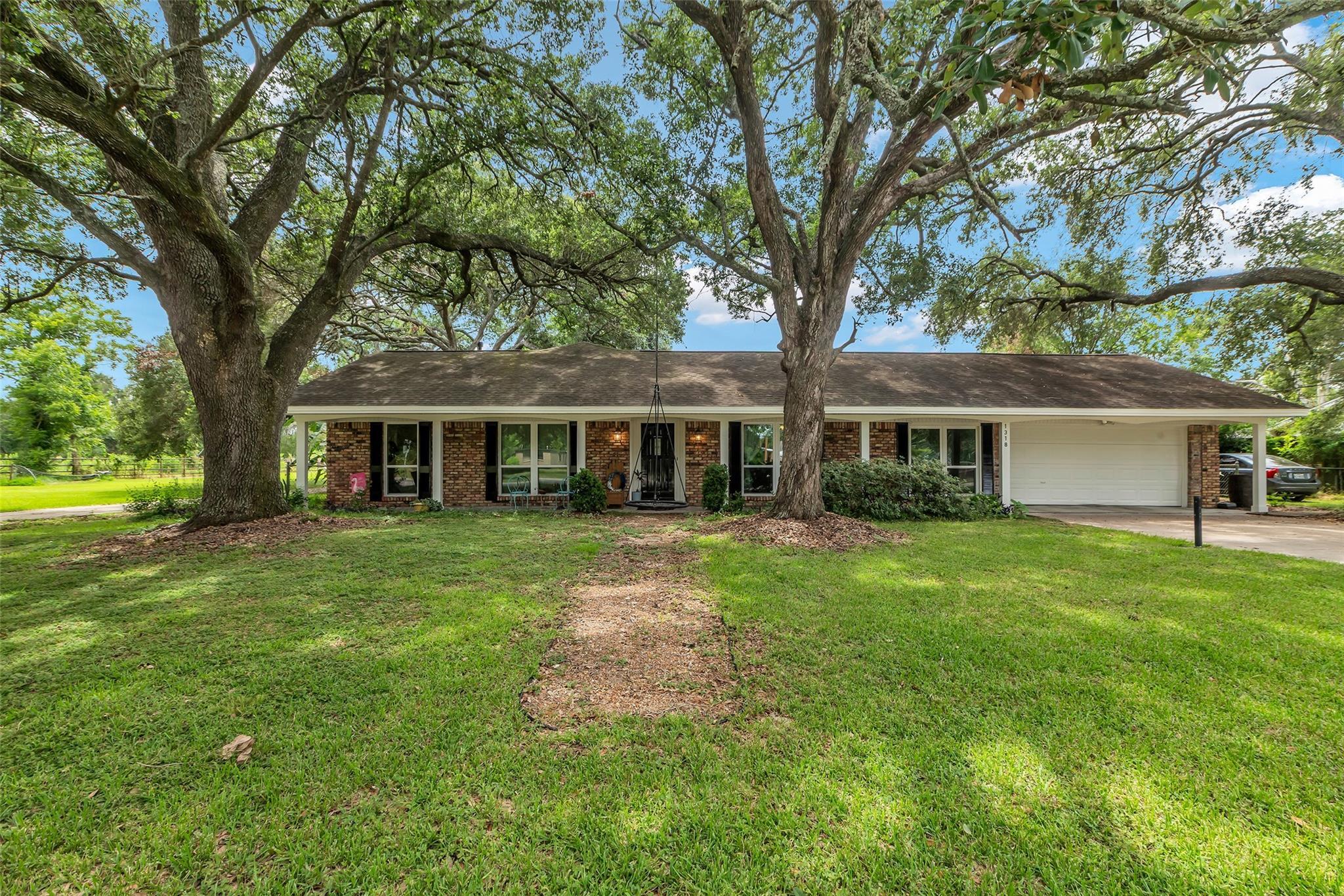 Property Photo: 1318 Moller Road TX 77511