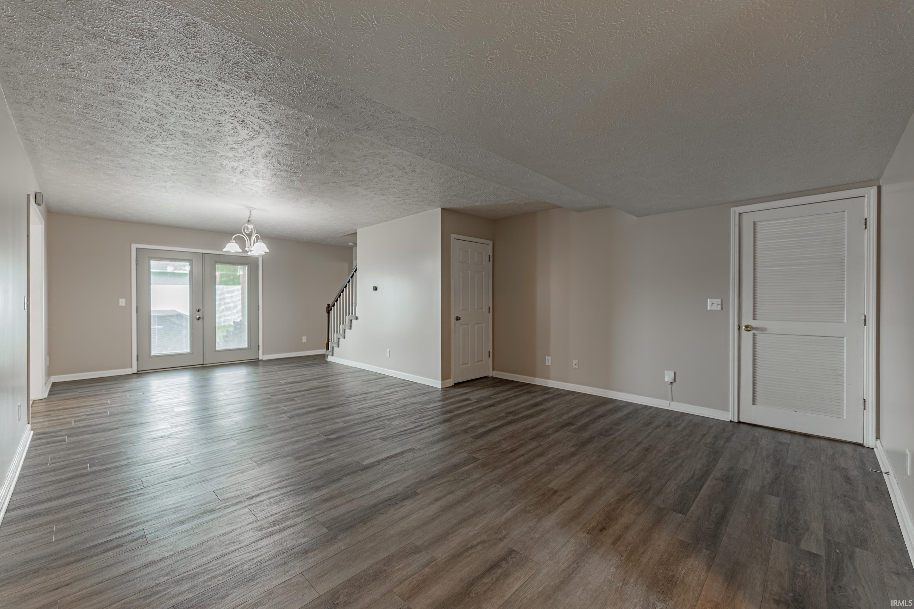 Property Photo: 1616 N Welworth Avenue IN 47711