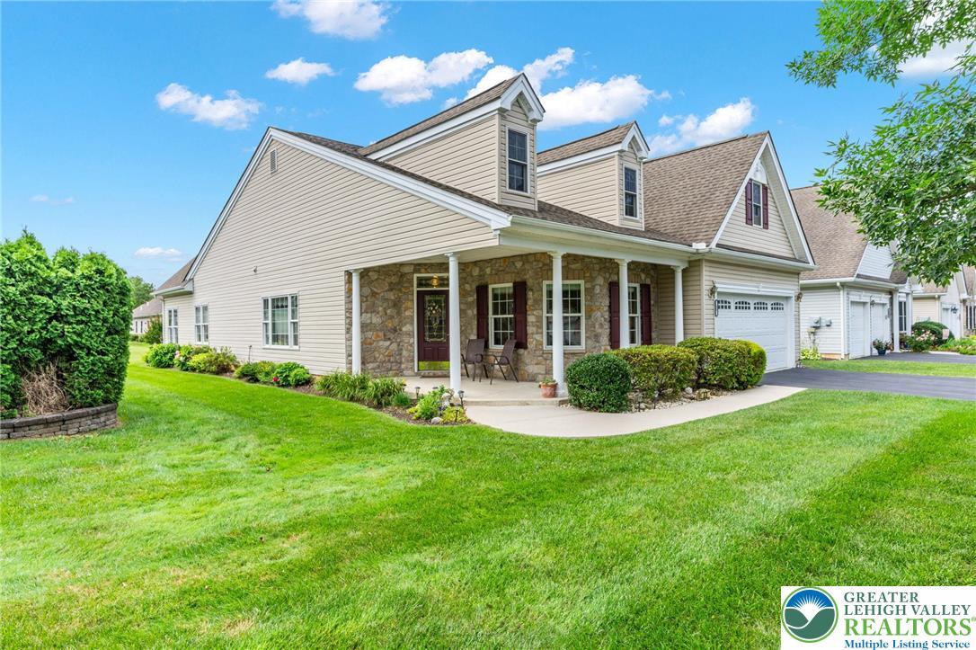 Property Photo:  53 Edinburgh Drive  PA 18045 