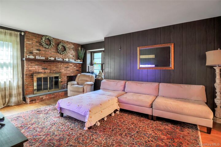 Property Photo:  20 Audubon Gate  NY 11764 