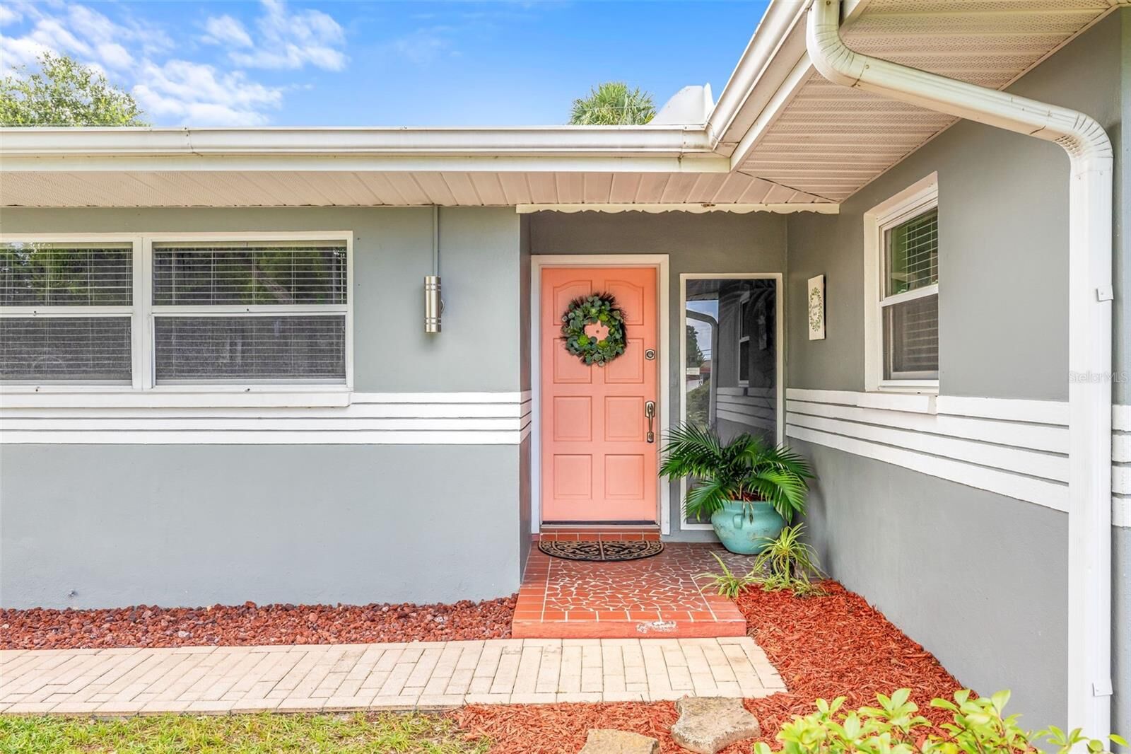 Property Photo: 10464 127th Avenue FL 33773