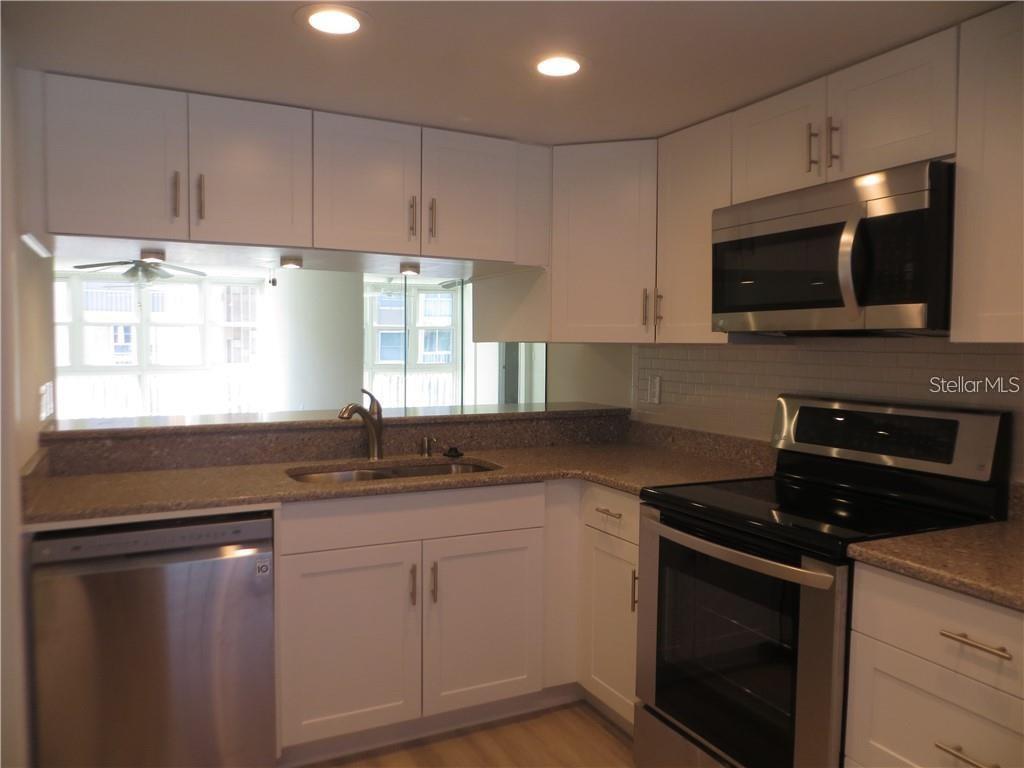 Property Photo:  121 Island Way 332  FL 33767 