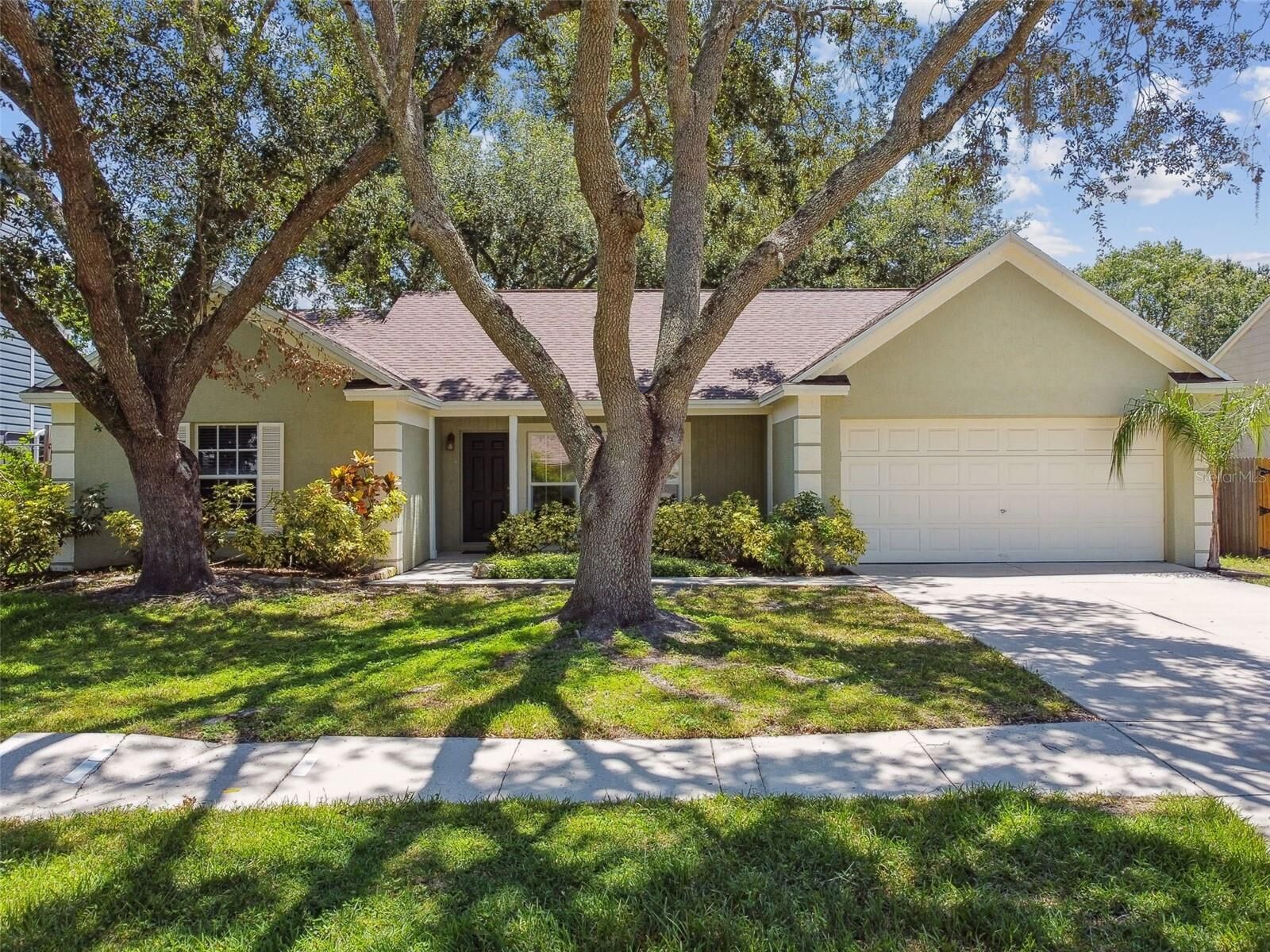 Property Photo:  9710 Cypress Pond Avenue  FL 33647 