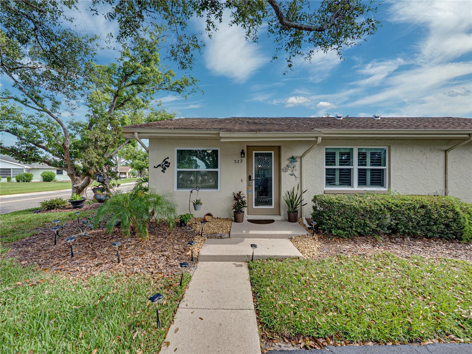 Property Photo: 322 Gloucester Boulevard 322 FL 33573