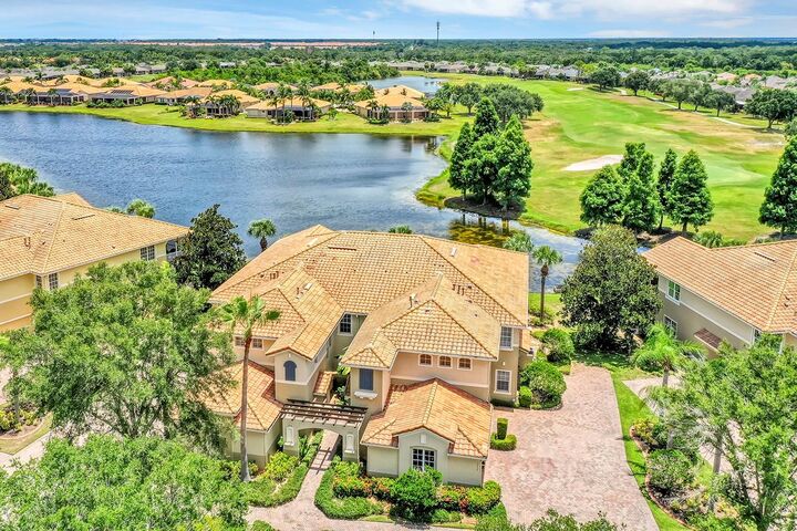 1420 Emerald Dunes Drive 7  Sun City Center FL 33573 photo