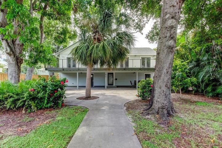 815 8th Street N  St Petersburg FL 33701 photo