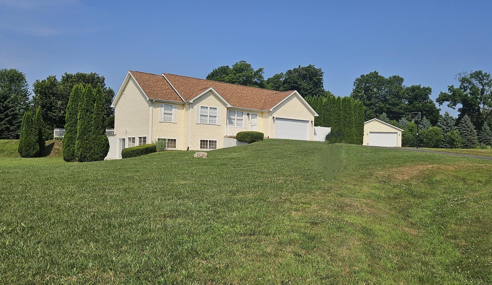 Property Photo: 7969 Lancaster Lane MI 49051