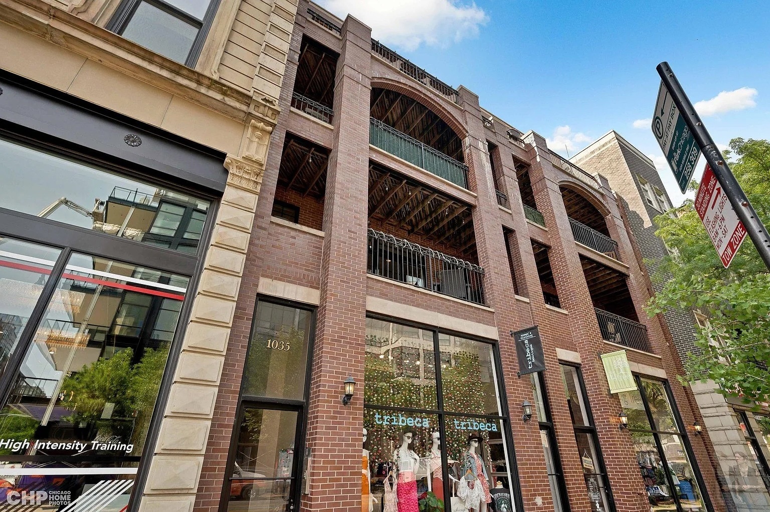 Property Photo: 1035 W Madison Street 2 IL 60607