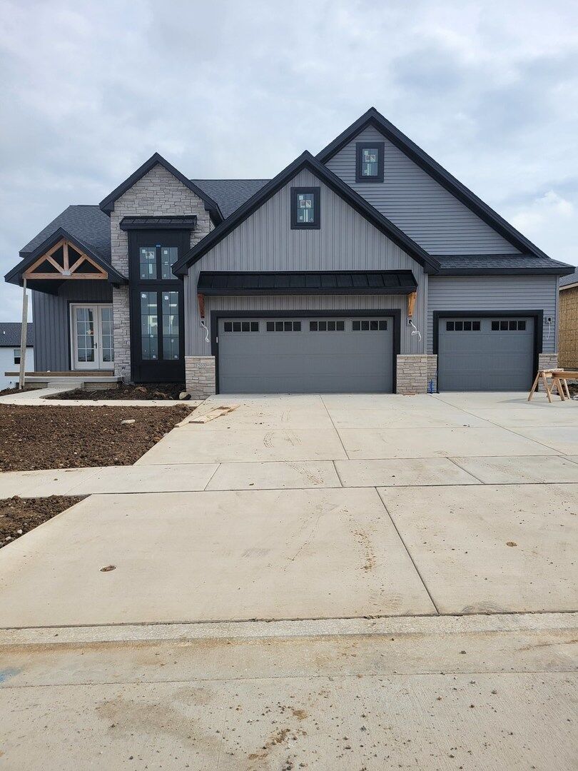 Property Photo: 5209 Castlebar Drive IL 61705