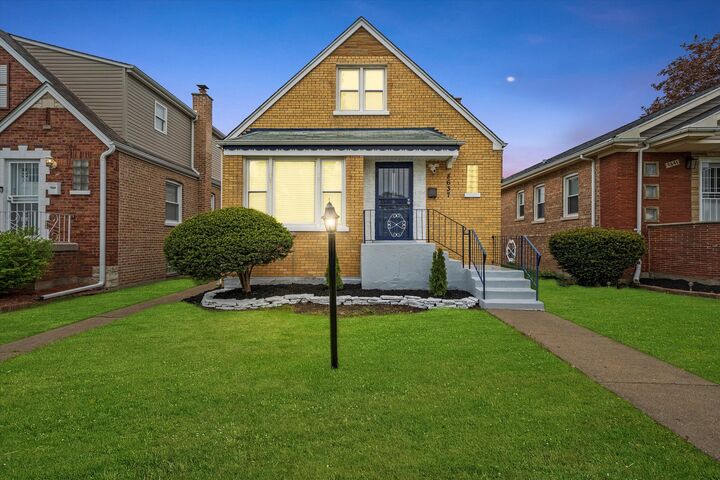 Property Photo:  8637 S Honore Street  IL 60620 